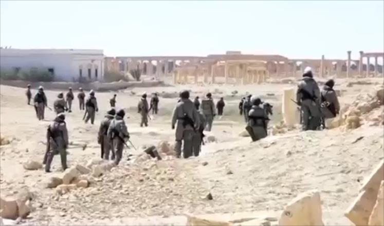 خبراء متفجرات روس يبحثون عن الألغام بتدمر (ناشطون-أرشيف)