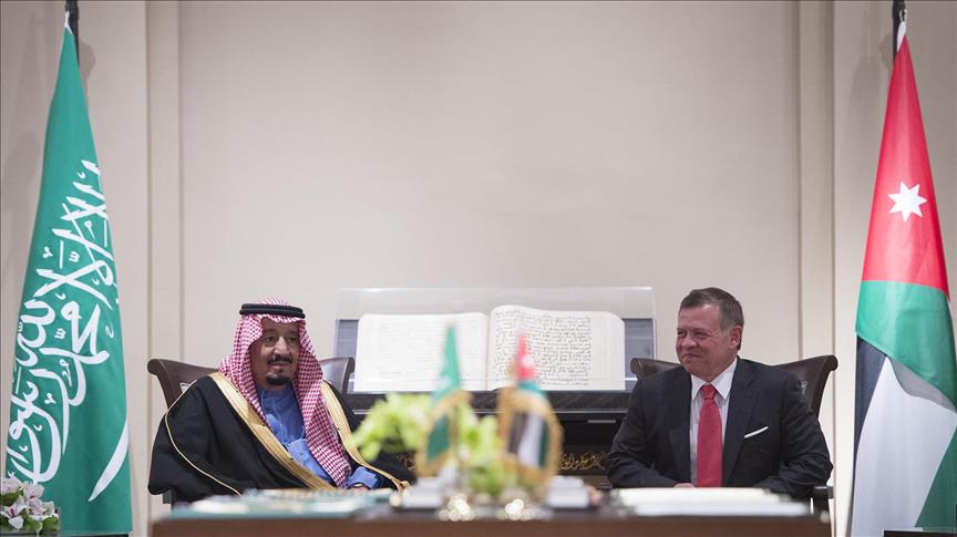 العاهل السعودي الملك سلمان بن عبدالعزيز آل سعود، ونظيره الأردني الملك عبدالله الثاني