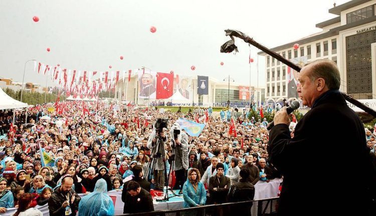 الرئيس التركي أردوغان خلال إلقاء كلمة