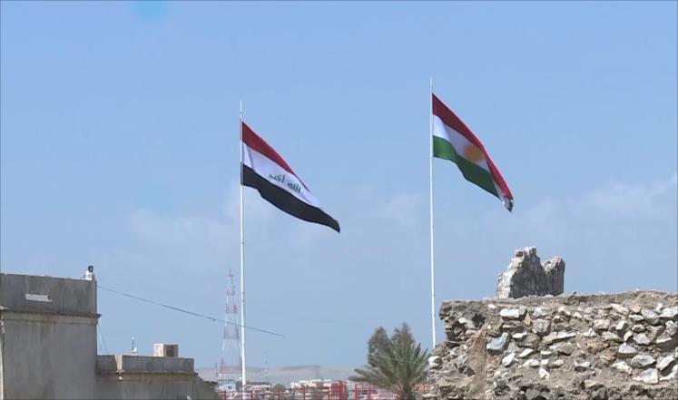 البرلمان العراقي رفض السبت رفع العلم الكردي إلى جانب العراقي في محافظة كركوك (الجزيرة)