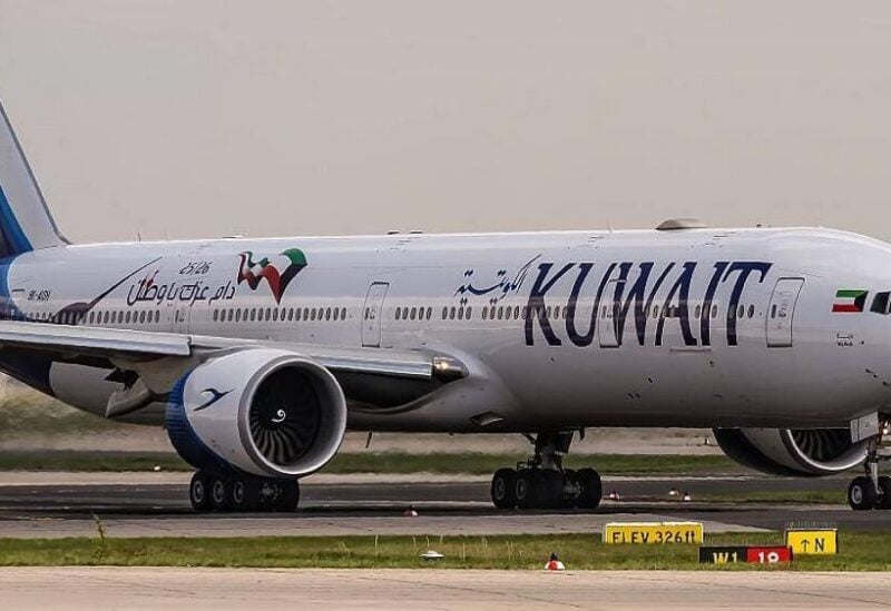 الحكم إطار العجلة آمنة  صور: طائرة كويتية تدهس موظف في مطار الكويت وتودي بحياته