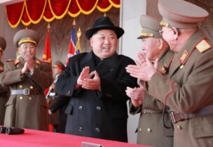 زعيم كوريا الشمالية كيم