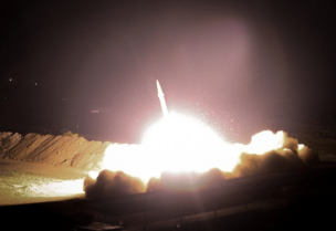 صور قيل أنها لصواريخ إيرانية تنطلق بإتجاه قاعدة عين الأسد الأميريكية في الأنبار