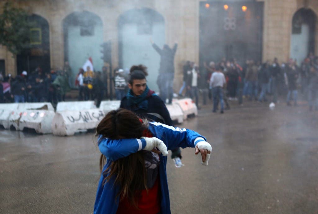 مجموعة من الثوار وسط بيروت 19 يناير - فرانس برس