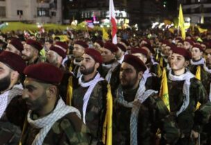 عناصر من ميليشيا حزب الله في لبنان