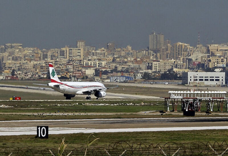 طائرة تابعة لشركة "طيران الشرق الأوسط" في مطار رفيق الحريري الدولي