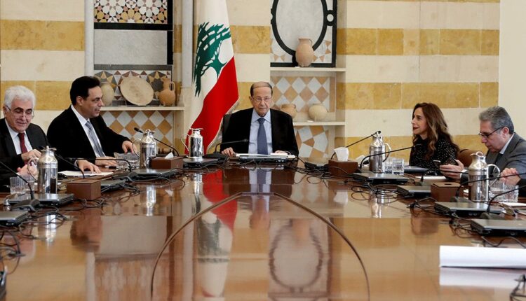 من إجتماع مجلس الدفاع الأعلى الذي أعلن من خلاله الطوارئ الصحية بحضور رئيس العهد الفاسد ميشال عون ورئيس حكومته حسان دياب
