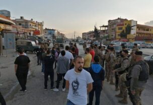 تجمع احتجاجي في البقاع والجيش يفرق تظاهرة الثوار