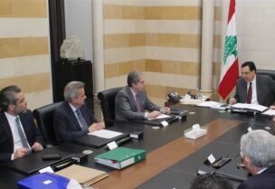 دياب يسعى لإقالة رياض سلامة