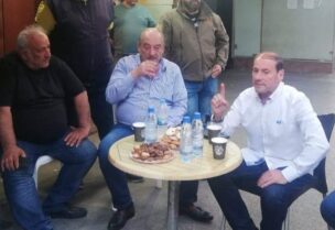 العميد المتقاعد محمود الجمل ومستشار الأمين العام لتيار المستقبل أحمد الحريري سامر الترك في الطريق الجديدة