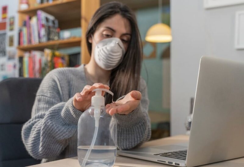 خطوات هامة وبسيطة لعلاج أعراض عدوى فيروس كورونا الطفيفة بالمنزل