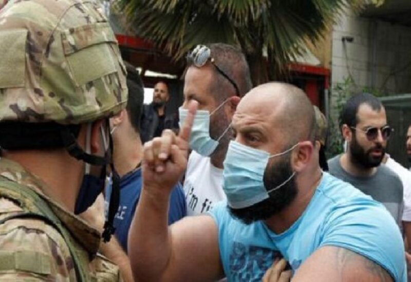 ضاق اللبنانيون ذرعا من تردي الأوضاع المعيشية في بلادهم