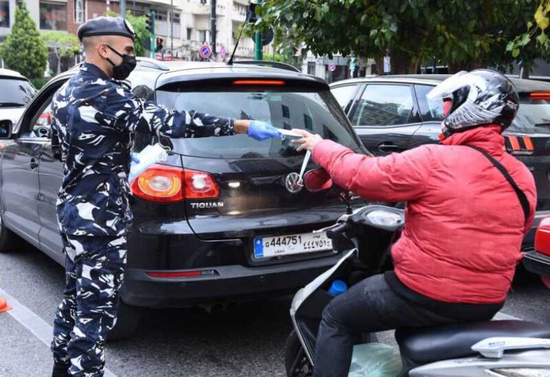 تعميم من وزارة الداخلية بضرورة وضع كمامة واقية أثناء التنقل أو السير