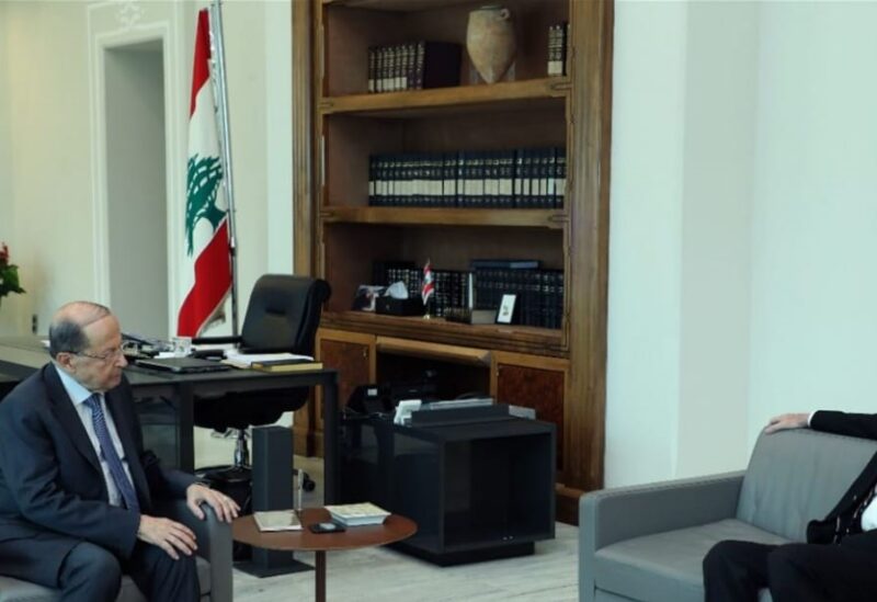 جنبلاط بعد لقائه عون: نسعى الى تحسين العلاقة وتنظيم الخلاف