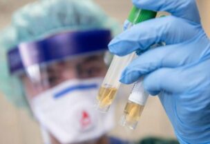 حقن الناس بالفيروس لتسريع اللقاح