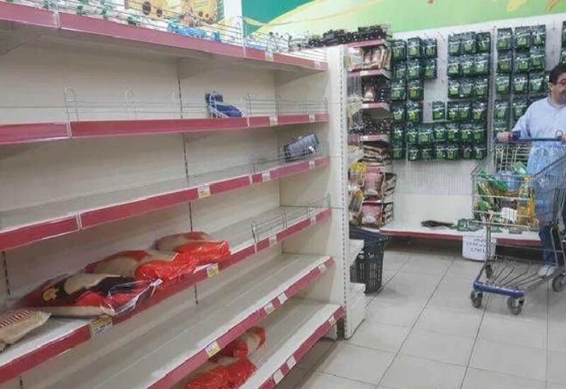 تخوف من امكانية توقف استيراد المنتجات الغذائية
