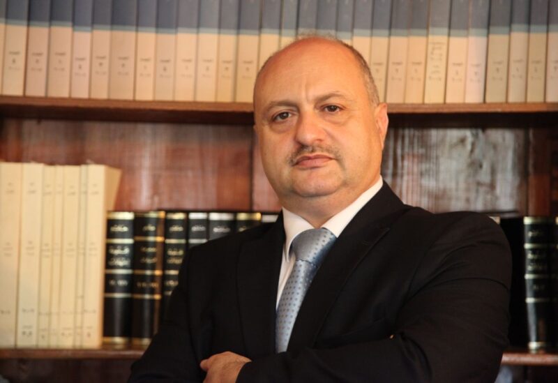 أديب زخور