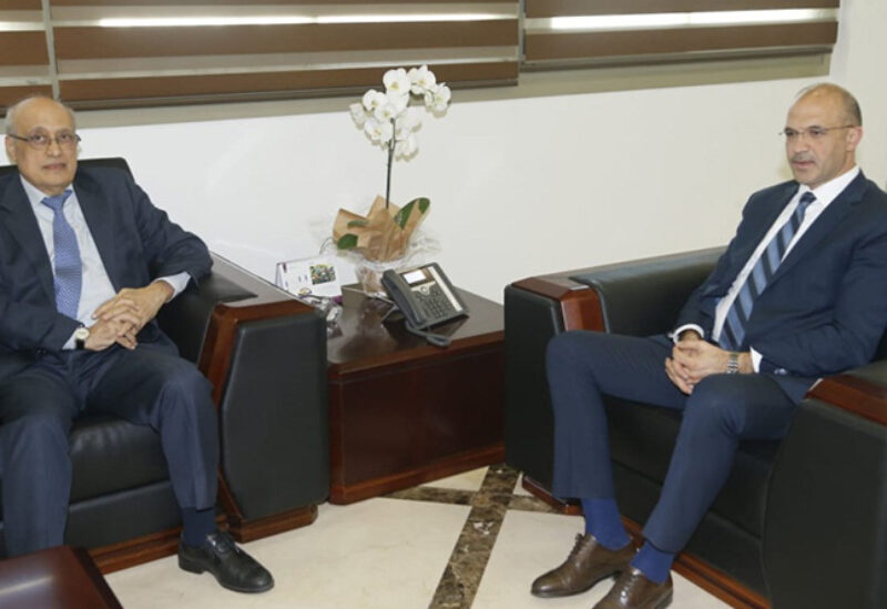 وزير الصحة حمد حسن ونقيب الاطباء شرف ابو شرف
