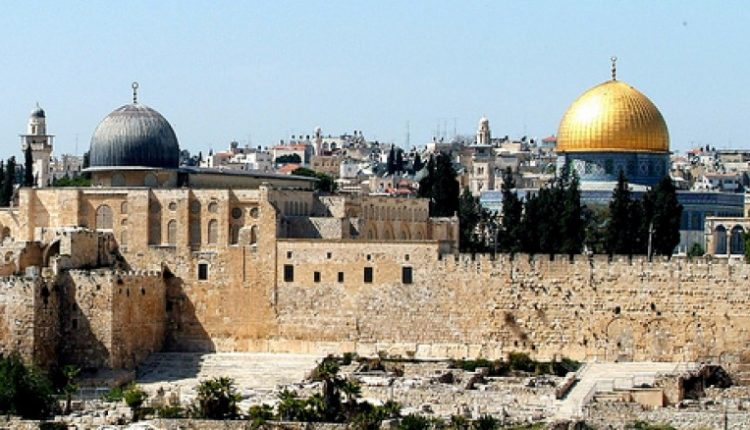 إعادة فتح المسجد الأقصى بعد شهرين من إغلاقه