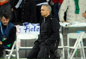 المدرب البرتغالي خلال مباراة ريال مدريد وبايرن عام 2012