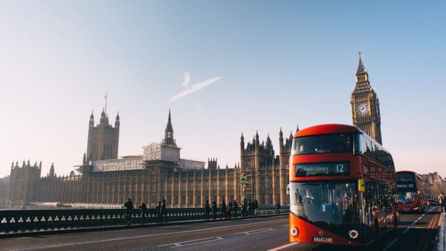 الحافلات في لندن- أرشيفية