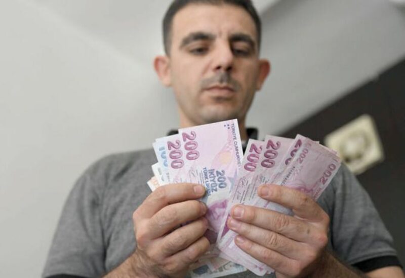 المواطنون شمال سوريا بدؤوا باستعمال الليرة التركية