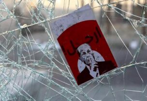 مطالبات تدعو إلى رحيل ميشال عون