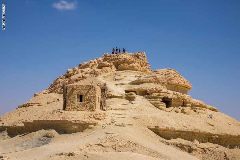 جبل الموتى بسيوة في مصر
