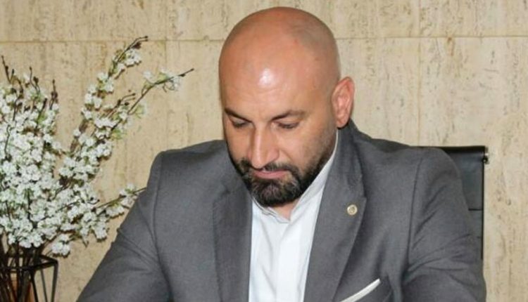 أشرف الموسوي