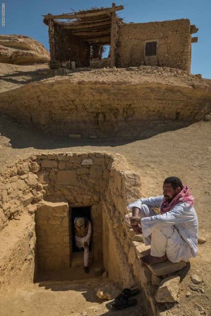 منطقة جبل الموتى بواحة سيوة في مصر