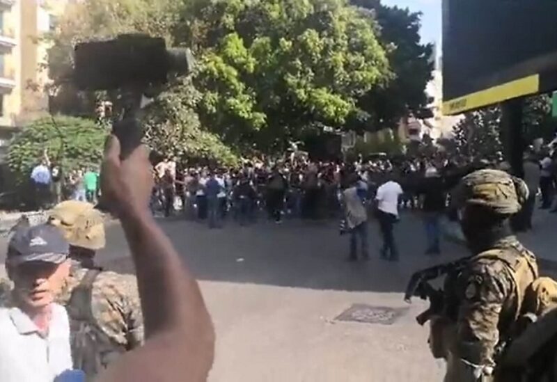 اعتداء مراسل الميادين على صحافيين أثناء تغطية أحداث السبت
