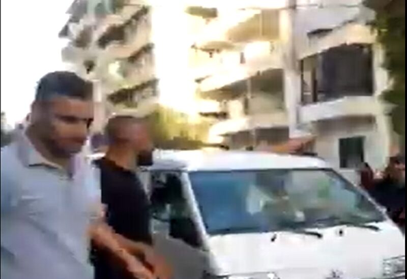 مقطع يُظهر قيام شيعة "حزب الله" وحركة أمل بتكسير ممتلكات المسيحيين في عين الرمانة