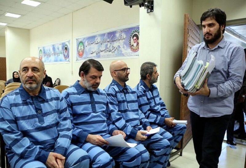 اعتقال موظفين إيرانيين بتهم الفساد