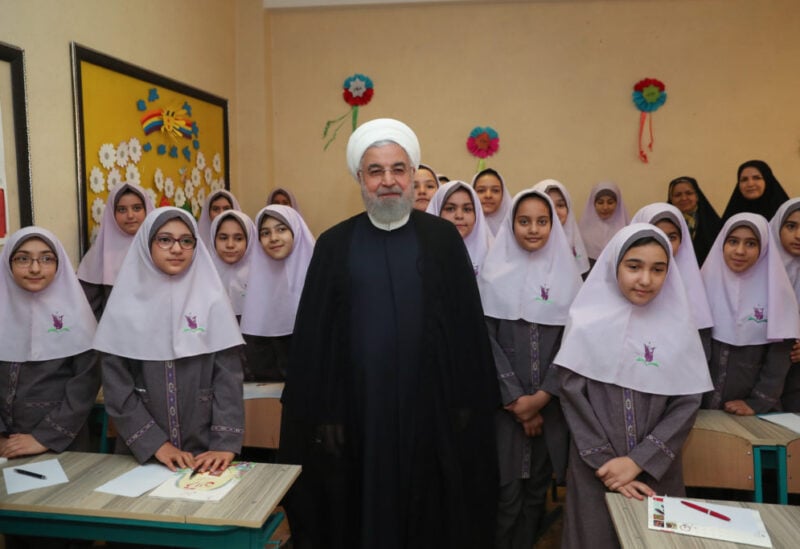 استمارات سرية لمعرفة المعتقدات الدينية للطلبة بإيران
