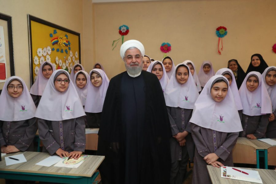 استمارات سرية لمعرفة المعتقدات الدينية للطلبة بإيران