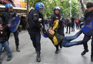 الأمن التركي يعتقل أمهات مع أطفالهن