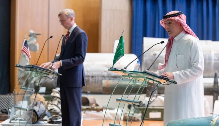 الجبير وبراين هوك في المؤتمر المشترك