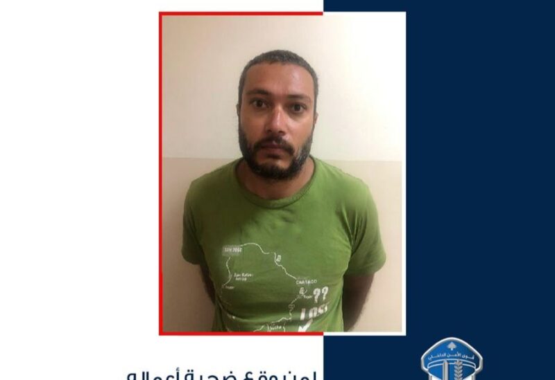توقيف شخص يقوم بأعمال منافية للحشمة