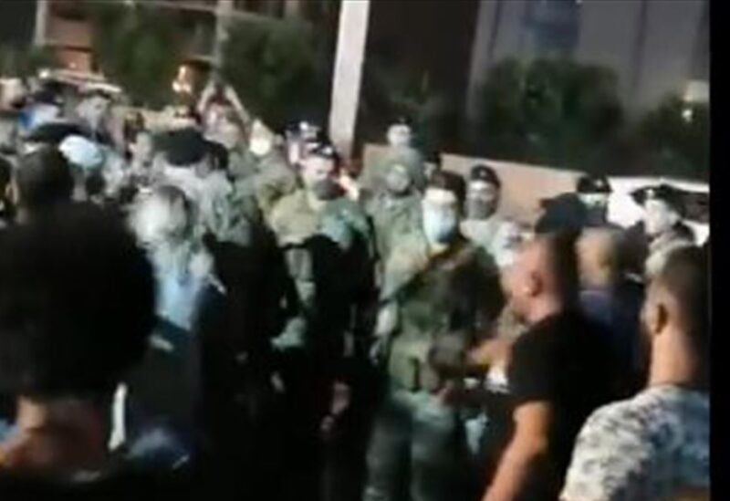 جرحى في مواجهات بين الجيش ومحتجين