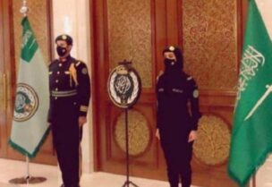 صورة امرأة في الحرس الملكي السعودي تشعل وسائل التواصل