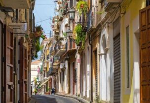 قرية ايطالية تعرض بيع منازلها مقابل يورو واحد