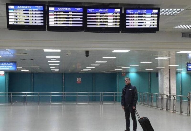 مطار قرطاج بتونس