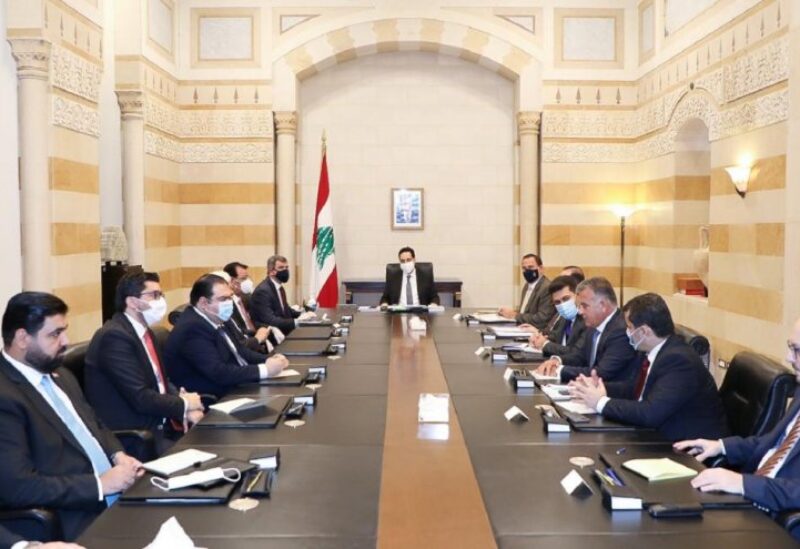 الوفد العراقي خلال اجتماعه مع الحكومة اللبنانية