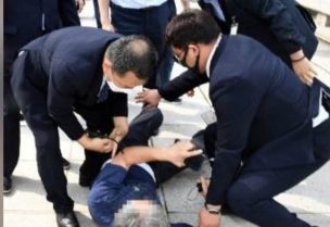 شاب رمى حذائه على رئيس كوريا الجنوبية