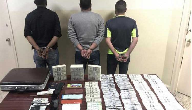 توقيف عصابة تروج العملة المزيفة