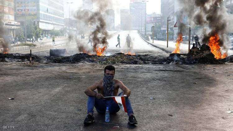 الاحتجاجات على فشل الحكومة مستمرة في لبنان