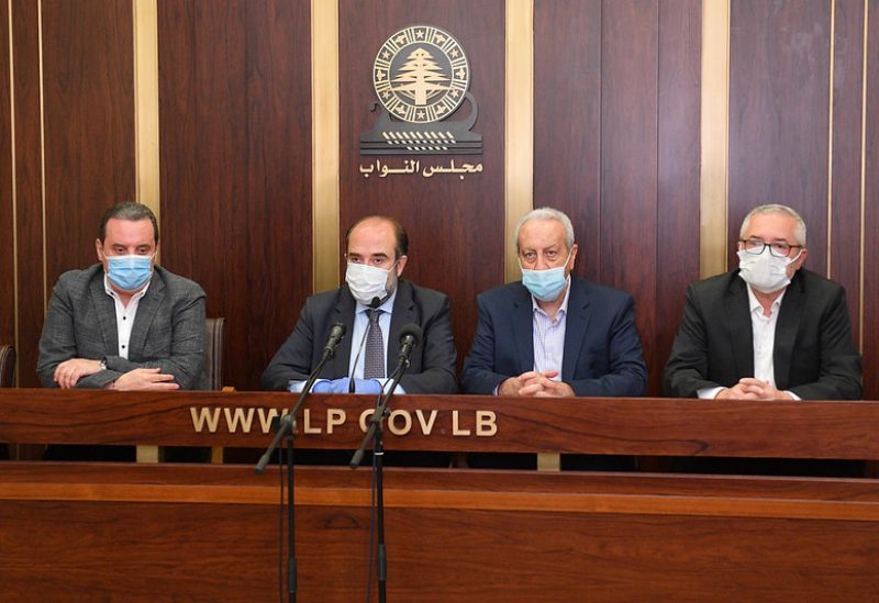 نواب تكتل الجمهورية القوية
