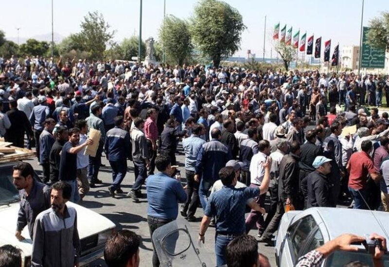 أرشيفية لاحتجاجات العمال في إيران