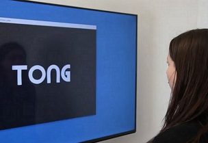 ابتكار جهاز للتحكم بالشاشة عن طريق اللسان