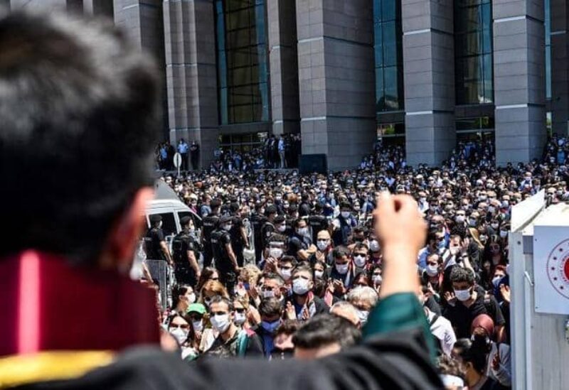 احتجاجات محامو تركيا على خطة أردوغان